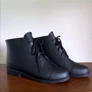 Jeffrey Campbell Black rainy day rain boots size 9